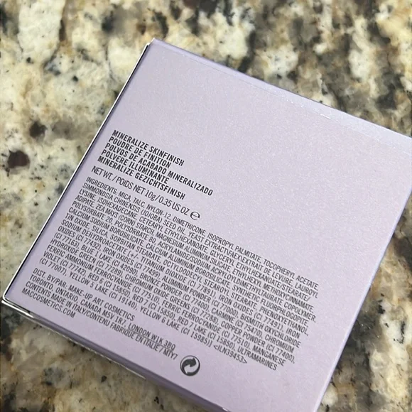 💕⚡️Mac x Kelly Osborne Jolly Good Mineralized Skinfinish - Picture 10 of 10